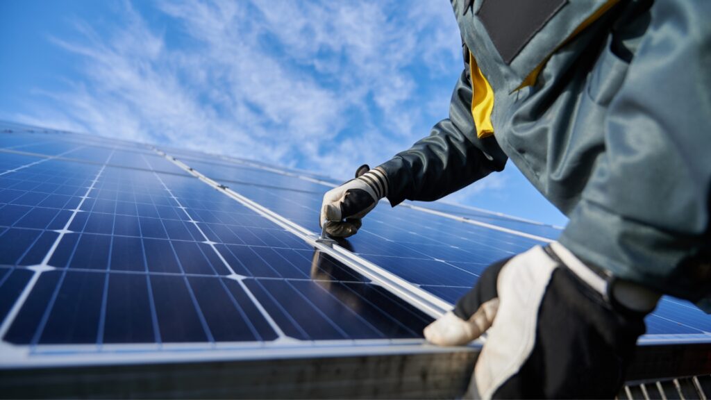 ¿Puede una casa funcionar solo con energía solar? ¡Entérate!